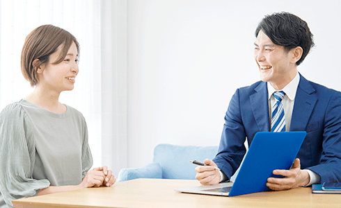 お客様とお話する様子